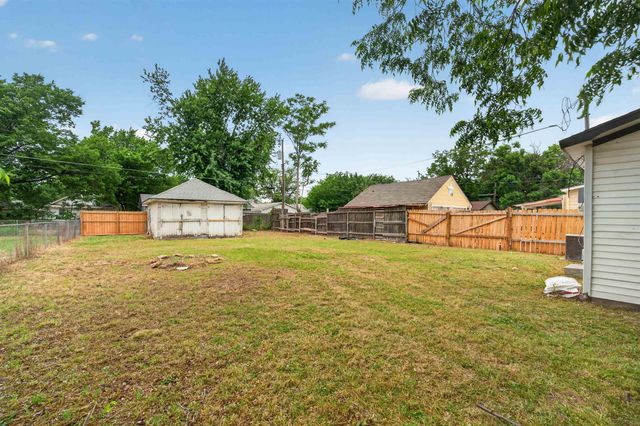 1621 S Waco, Wichita, KS 67213