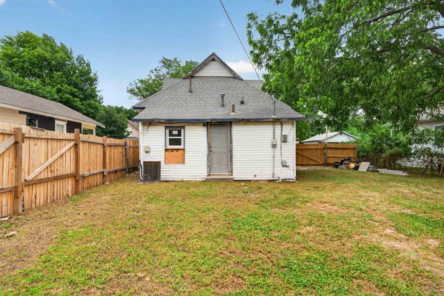 1621 S Waco, Wichita, KS 67213