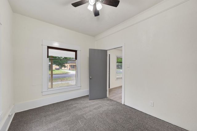 1621 S Waco, Wichita, KS 67213