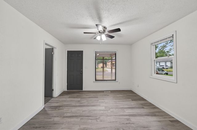1621 S Waco, Wichita, KS 67213