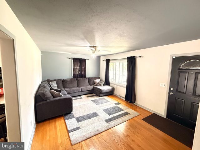 208 PECAN LN, Fredericksburg, VA 22405