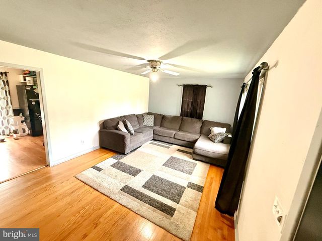 208 PECAN LN, Fredericksburg, VA 22405