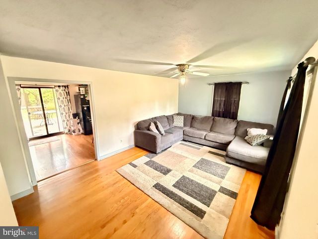 208 PECAN LN, Fredericksburg, VA 22405