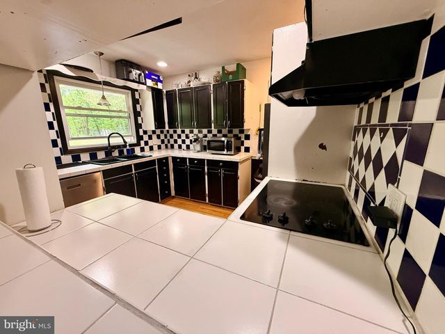 208 PECAN LN, Fredericksburg, VA 22405