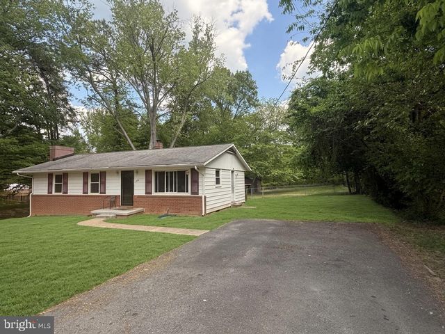 208 PECAN LN, Fredericksburg, VA 22405