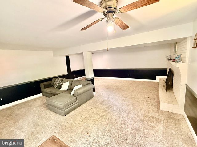 208 PECAN LN, Fredericksburg, VA 22405