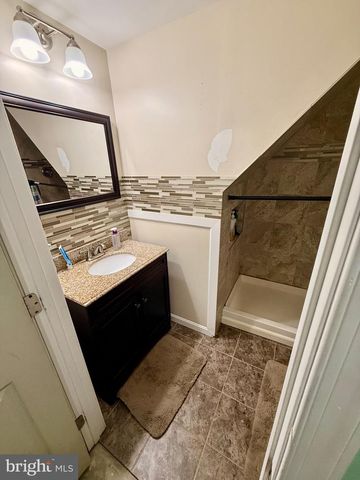 208 PECAN LN, Fredericksburg, VA 22405