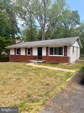 208 PECAN LN, Fredericksburg, VA 22405