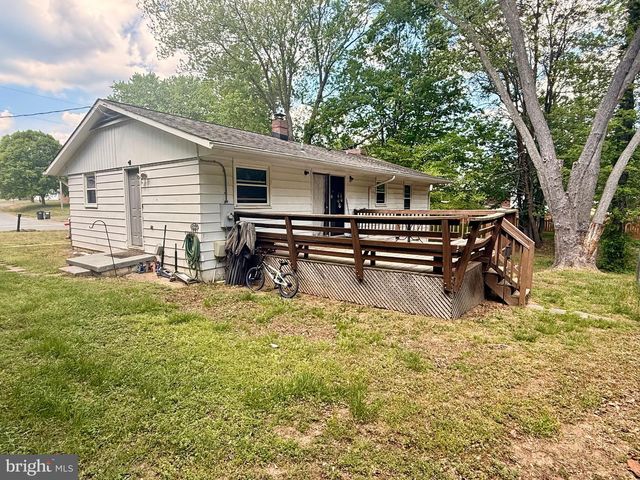208 PECAN LN, Fredericksburg, VA 22405