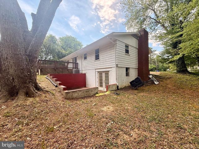 208 PECAN LN, Fredericksburg, VA 22405