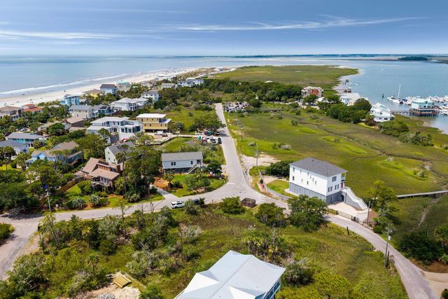 31 W 9th Street, Folly Beach, SC 29439