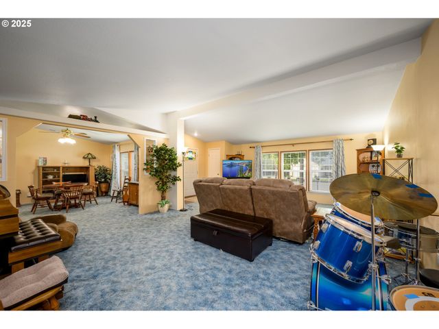 444 S STATE St, Sutherlin, OR 97479