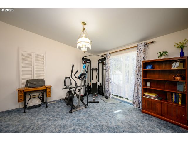 444 S STATE St, Sutherlin, OR 97479