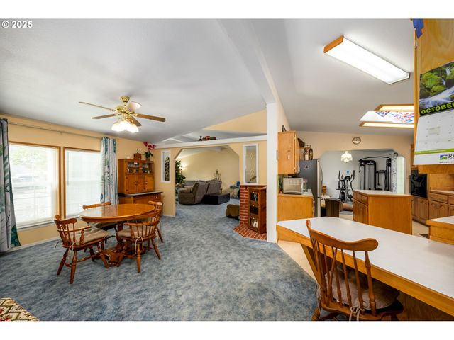 444 S STATE St, Sutherlin, OR 97479