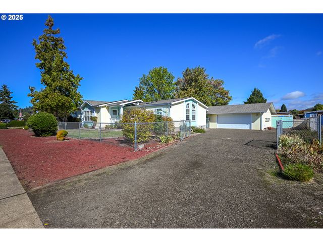 444 S STATE St, Sutherlin, OR 97479