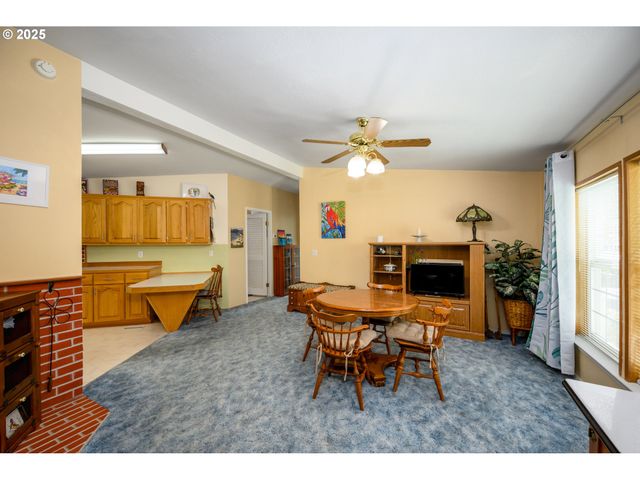 444 S STATE St, Sutherlin, OR 97479