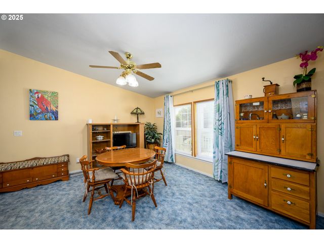 444 S STATE St, Sutherlin, OR 97479