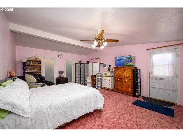 444 S STATE St, Sutherlin, OR 97479