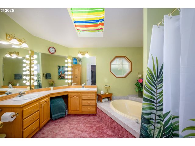 444 S STATE St, Sutherlin, OR 97479