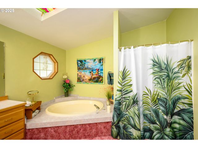 444 S STATE St, Sutherlin, OR 97479