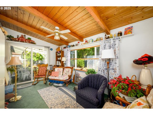 444 S STATE St, Sutherlin, OR 97479