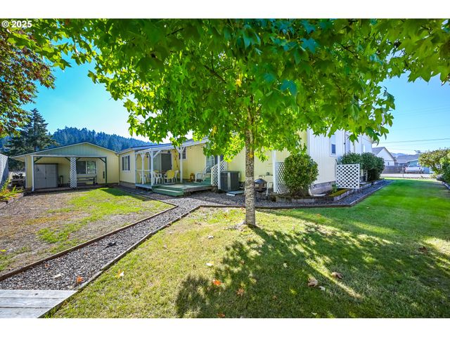 444 S STATE St, Sutherlin, OR 97479
