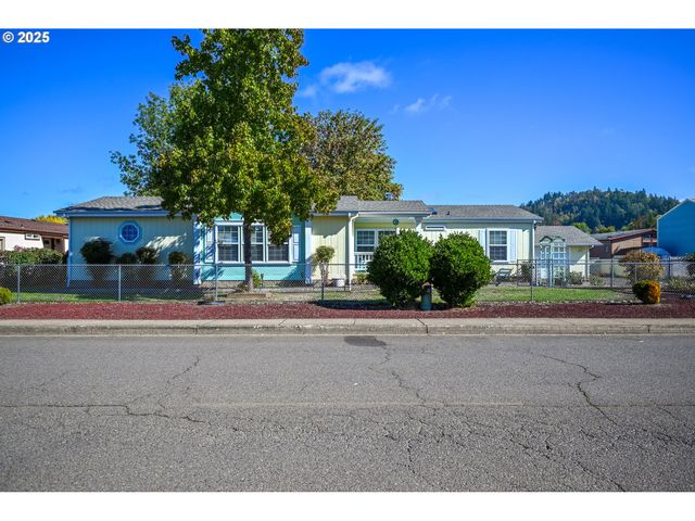 444 S STATE St, Sutherlin, OR 97479