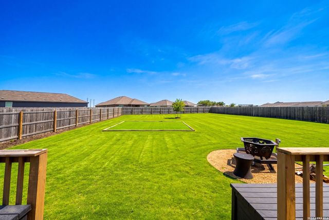 401 Alta Vista Ter, Seguin, TX 78155