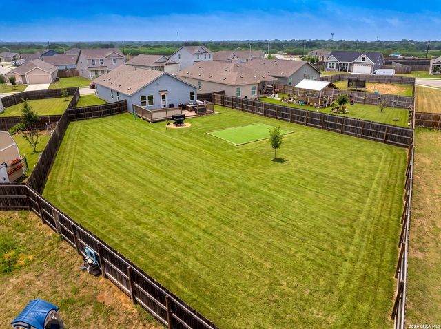 401 Alta Vista Ter, Seguin, TX 78155