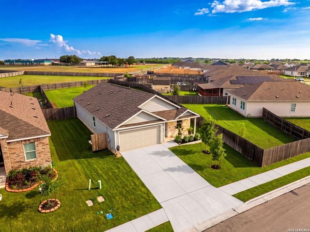 401 Alta Vista Ter, Seguin, TX 78155
