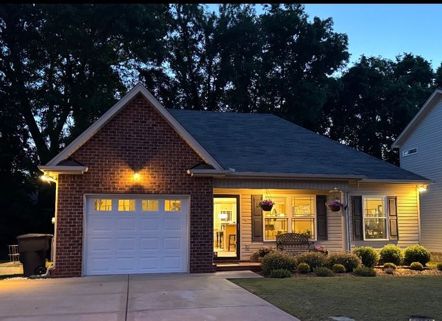 2840 Painted Pony Dr, Murfreesboro, TN 37128