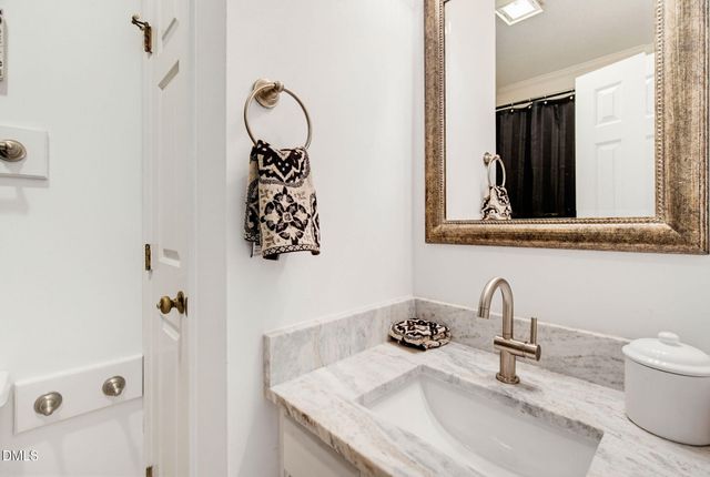 118 Greenmont Lane, Cary, NC 27511