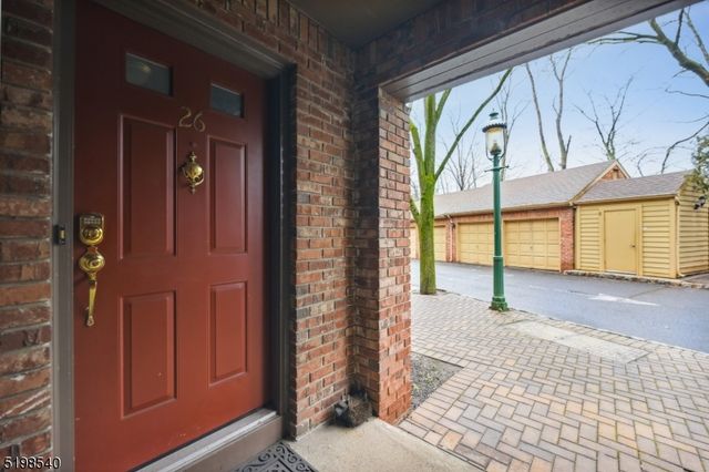 26 Mews Ln, South Orange Village Twp., NJ 07079
