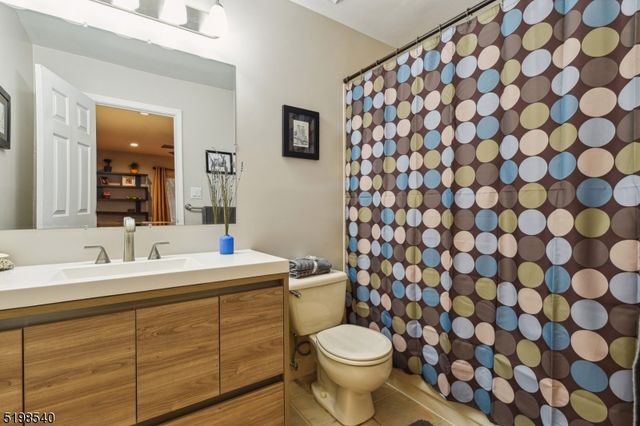 26 Mews Ln, South Orange Village Twp., NJ 07079