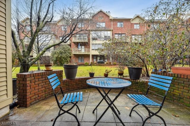 26 Mews Ln, South Orange Village Twp., NJ 07079