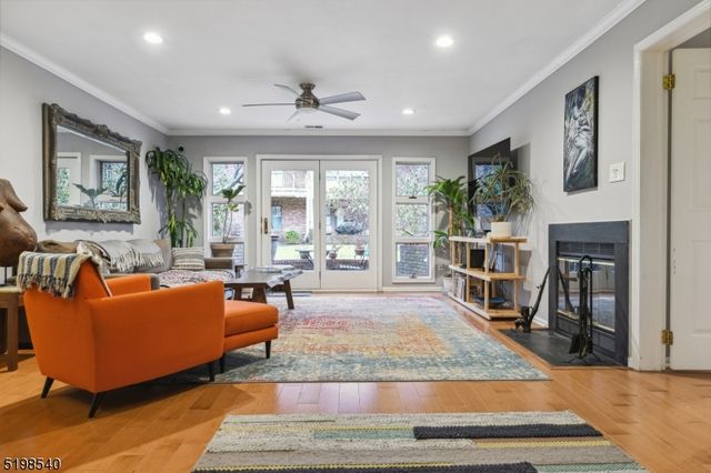 26 Mews Ln, South Orange Village Twp., NJ 07079