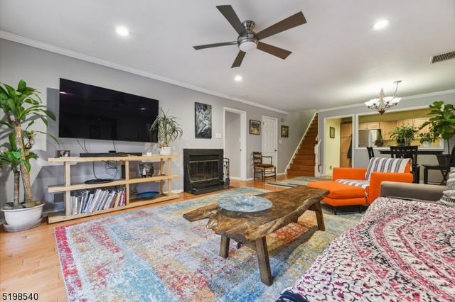 26 Mews Ln, South Orange Village Twp., NJ 07079