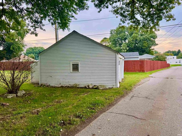 19946 Detroit Avenue, South Bend, IN 46614