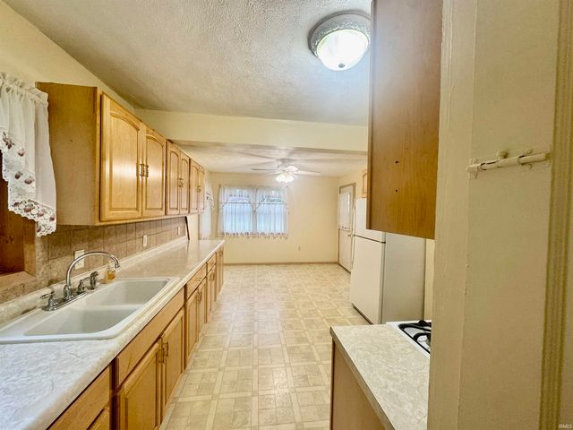 19946 Detroit Avenue, South Bend, IN 46614