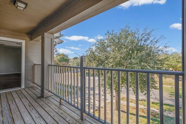 396 Feathergrass DR, Buda, TX 78610