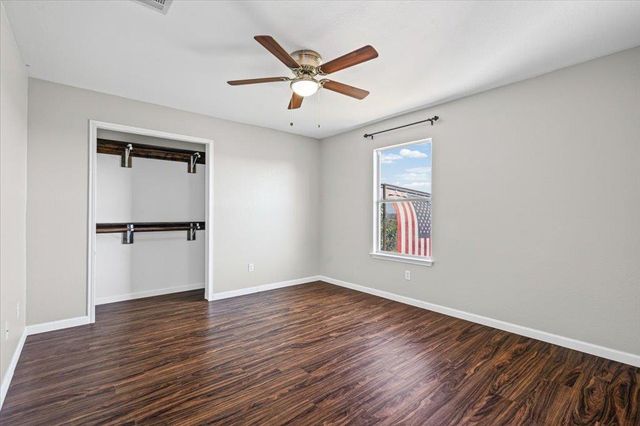 396 Feathergrass DR, Buda, TX 78610