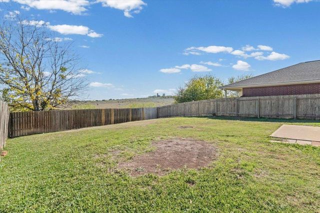 396 Feathergrass DR, Buda, TX 78610
