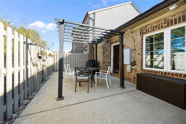 715 Piedmont Crossing Drive 14, High Point, NC 27265