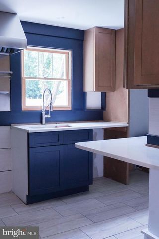 15 BEAVER AVE, Mount Laurel, NJ 08054