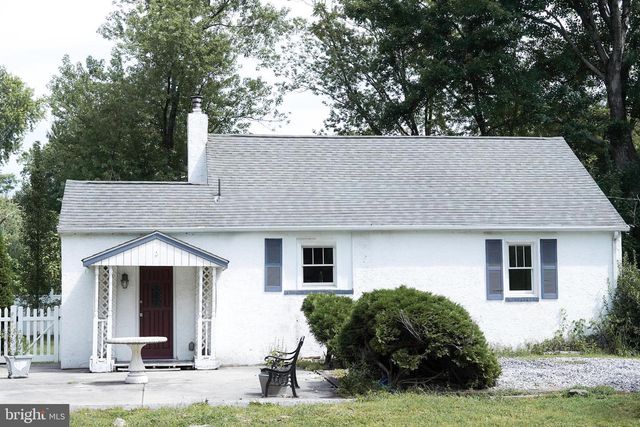 15 BEAVER AVE, Mount Laurel, NJ 08054