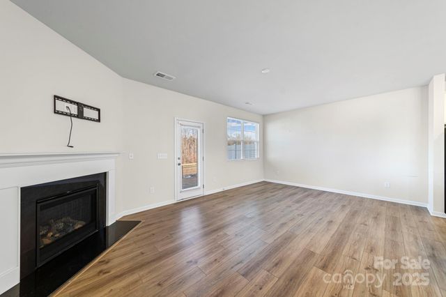 5044 Moss Pine Way, Tega Cay, SC 29708