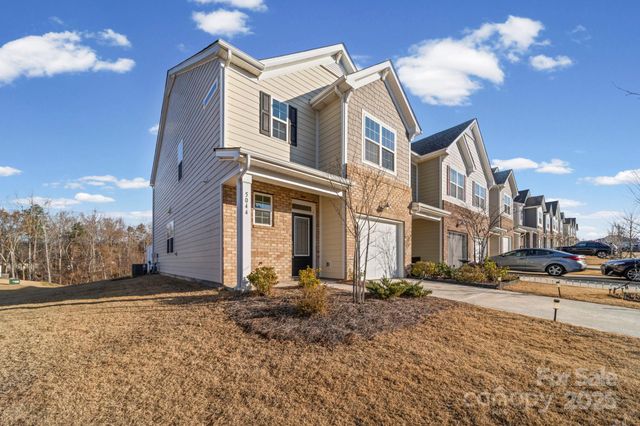 5044 Moss Pine Way, Tega Cay, SC 29708