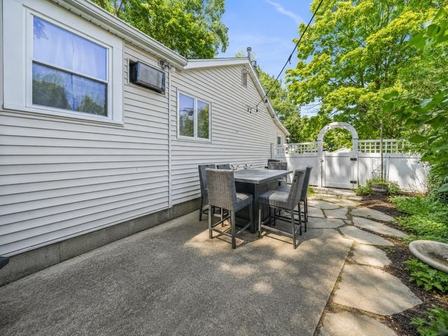 15 Morningside Path, Weymouth, MA 02189