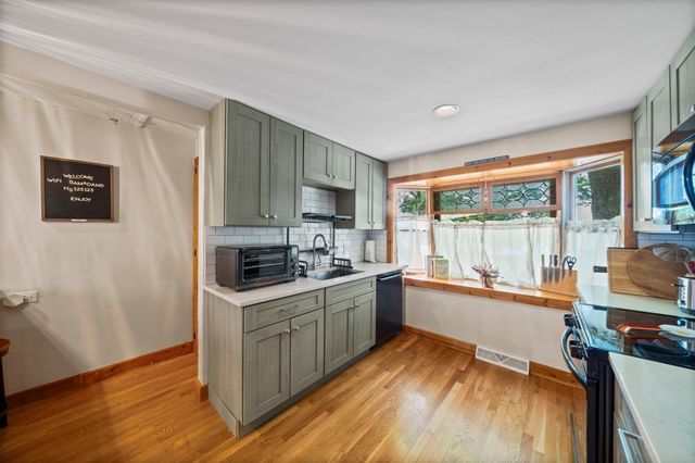 15 Morningside Path, Weymouth, MA 02189
