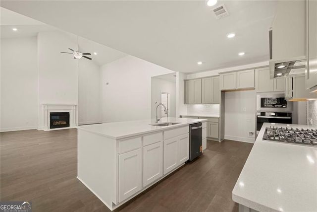 8320 Creekside Overlook Drive, Gainesville, GA 30506